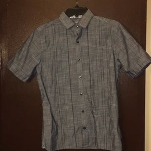 Van Heusen never tuck shirt size small
